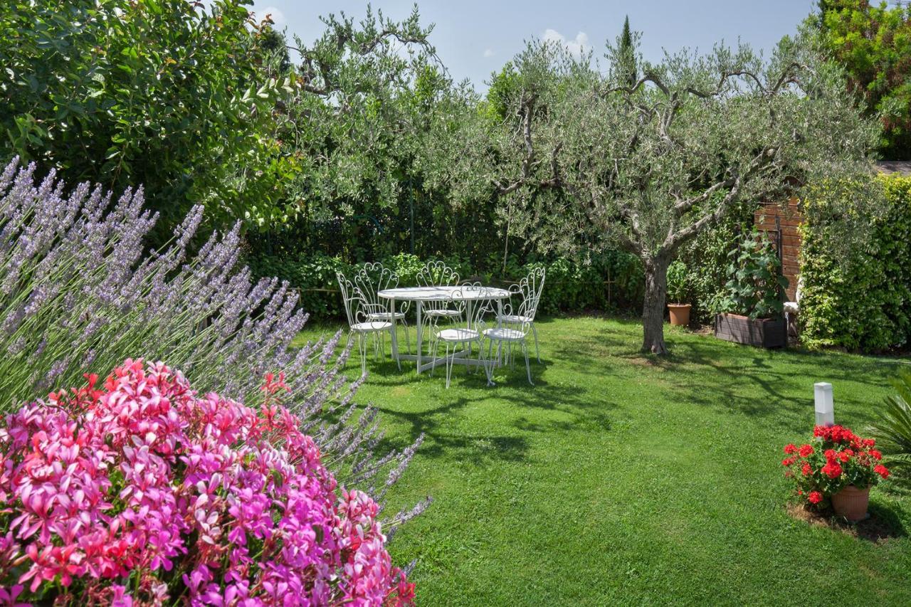 Villa Aurora-Holiday Home Apt 2 Bardolino Buitenkant foto