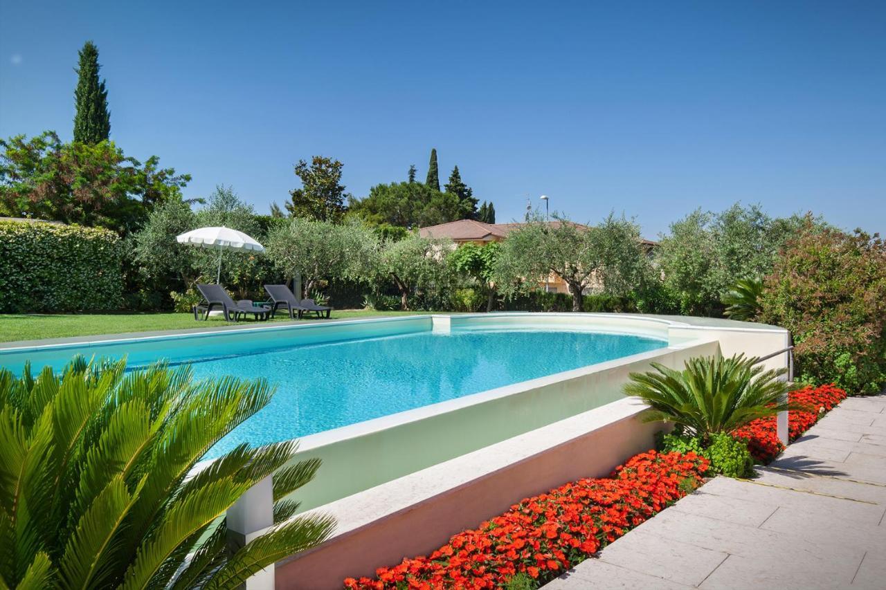 Villa Aurora-Holiday Home Apt 2 Bardolino Buitenkant foto